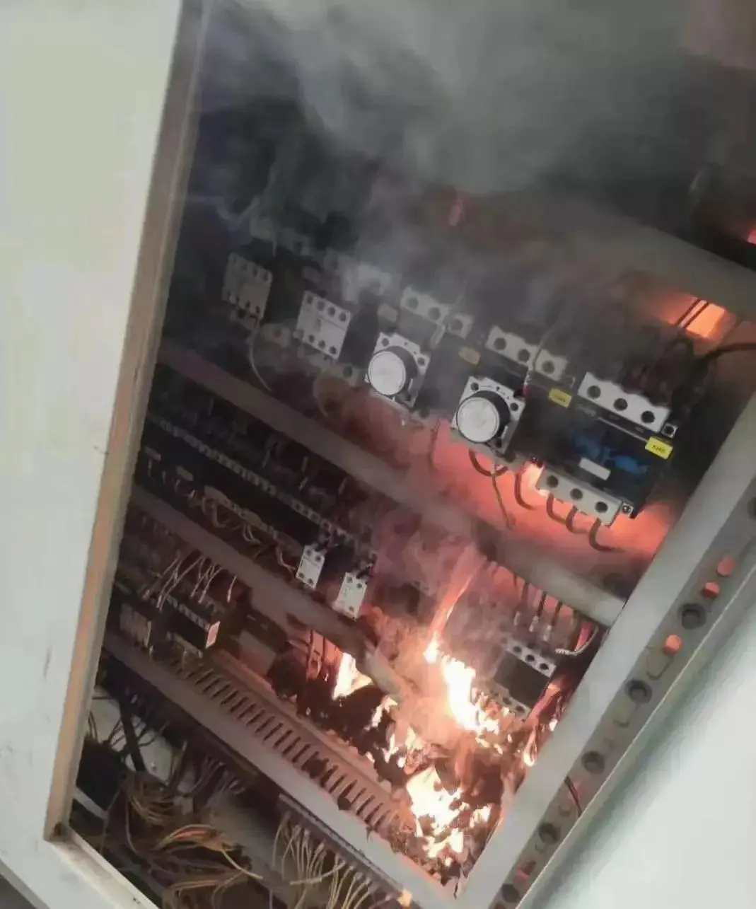 電氣設備發生火災時撲救正確方法